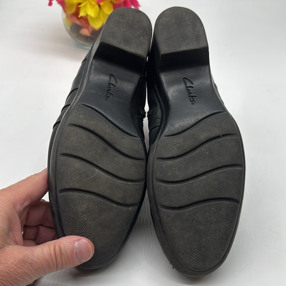 Clarks Black Ankle Boots with Low Heel and Sleek Design Size 9 BAB7735H - Picture 6 of 8